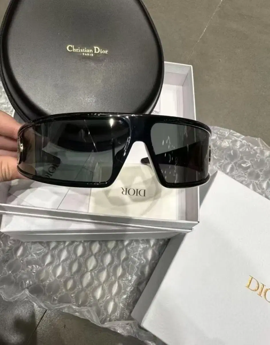 DIOR VeryDior M1U브랜드 로고 머리띠 선글라스